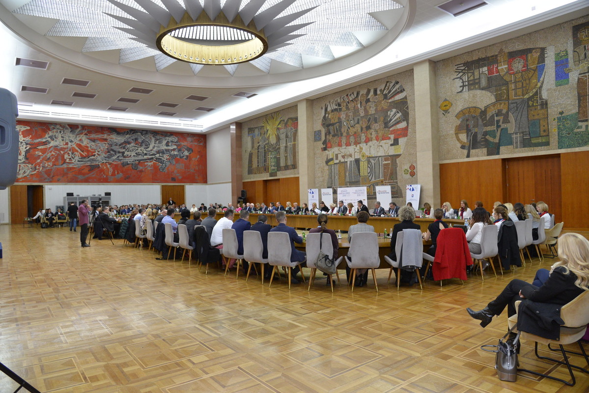forum-2019/003