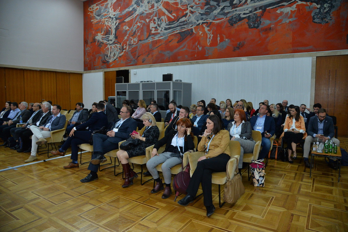 forum-2019/008
