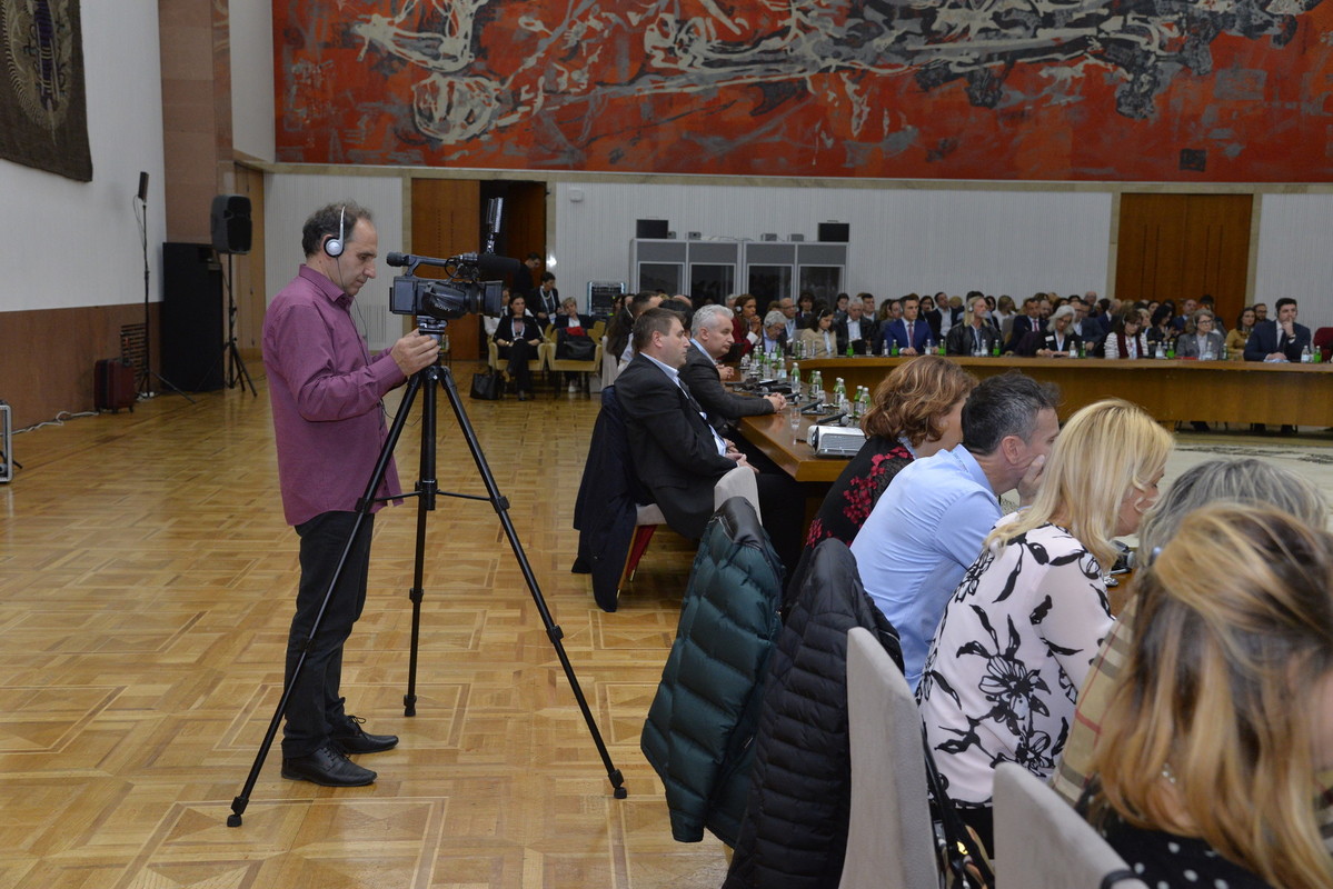 forum-2019/010