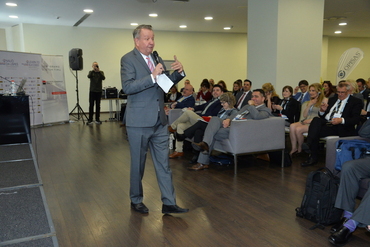 forum-2019/047