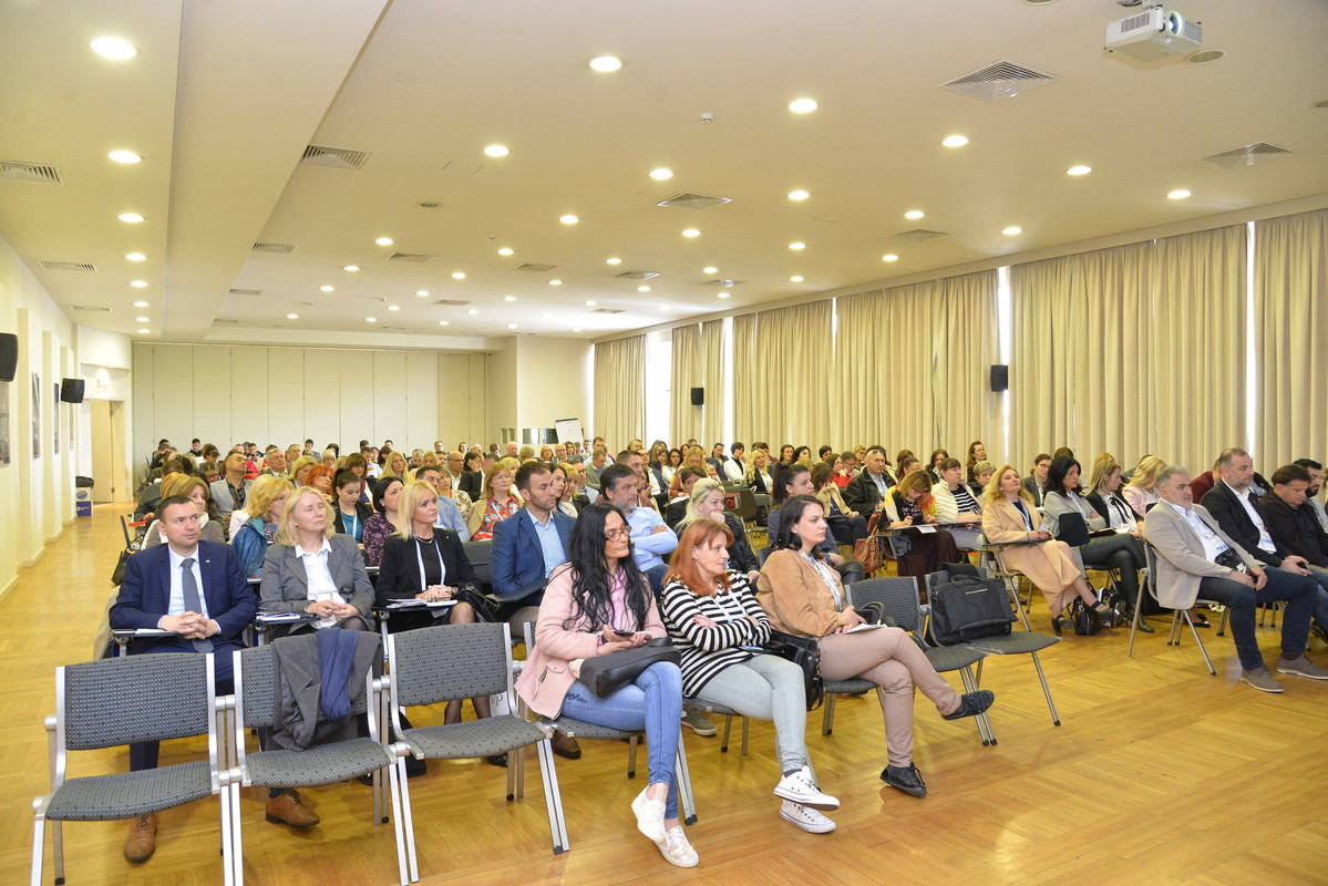 forum-2019/090