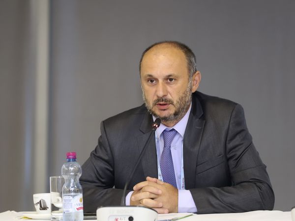 Dr Saša Stefanović 